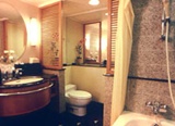 New World Hotel Bathroom