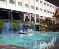 Swimming Pool - Summit Parkview Hotel